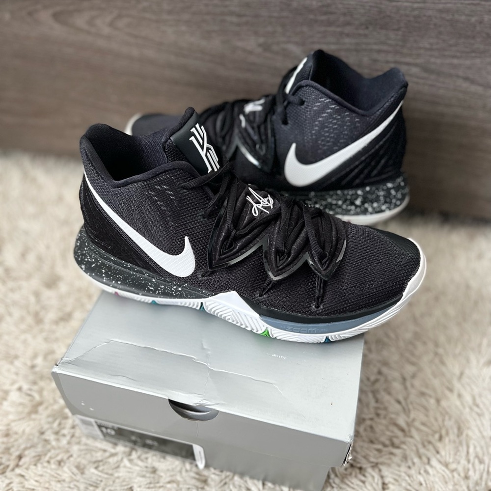 Mens Nike Kyrie 5 Black Magic size 10 - Picture 2 of 13